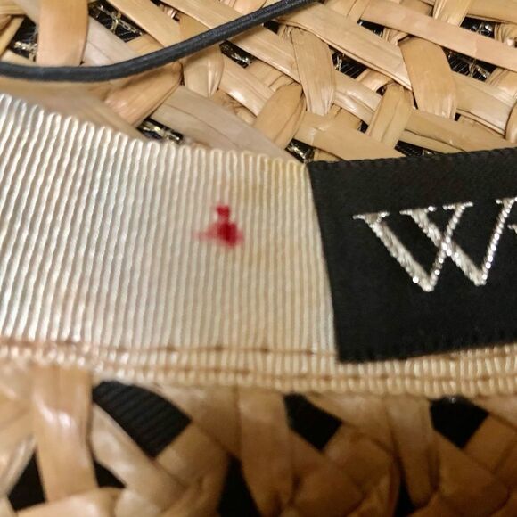 Beautiful hat by Whittall & Shon - Picture 4 of 4